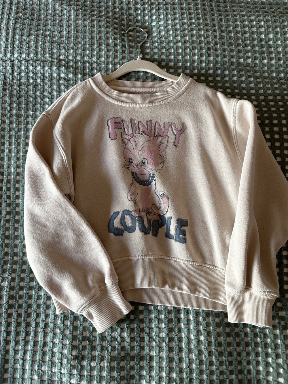 Zara Cream Sweatshirt with Pink Kitten Graphic